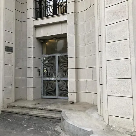 Newly Renovated Flat In Historic Center 부쿠레슈티