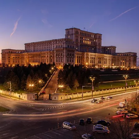 Newly Renovated Flat In Historic Center 펜션
