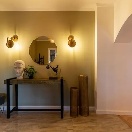 펜션 Newly Renovated Flat In Historic Center