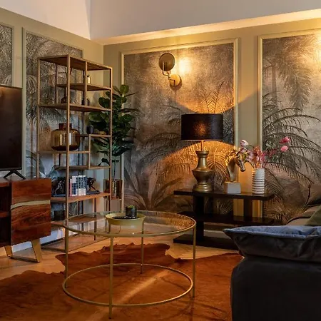 Newly Renovated Flat In Historic Center 펜션