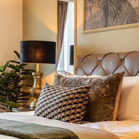 Newly Renovated Flat In Historic Center * 부쿠레슈티