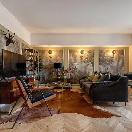 Newly Renovated Flat In Historic Center