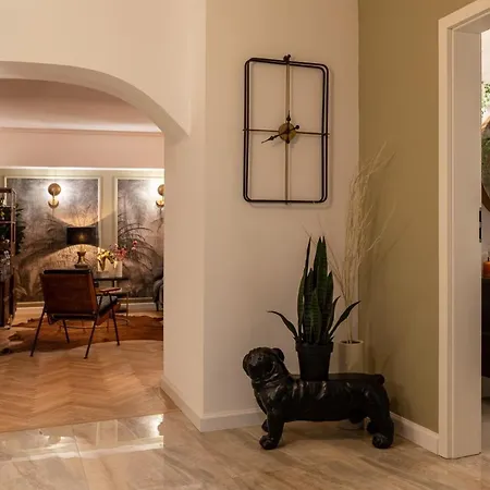 Newly Renovated Flat In Historic Center *