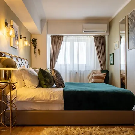 Newly Renovated Flat In Historic Center Vakantiehuis