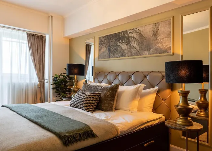 בית נופש Newly Renovated Flat In Historic Center בוקרשט