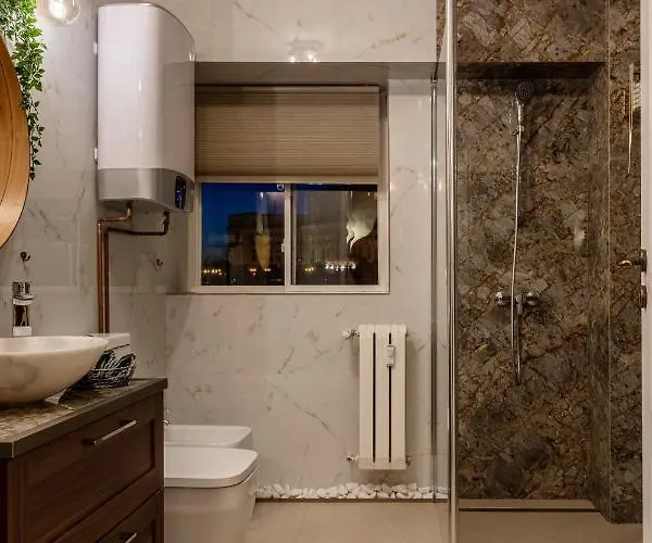 בית נופש Newly Renovated Flat In Historic Center בוקרשט